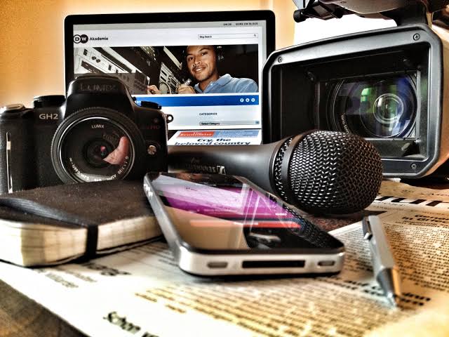 BROADCAST JOURNALIST
